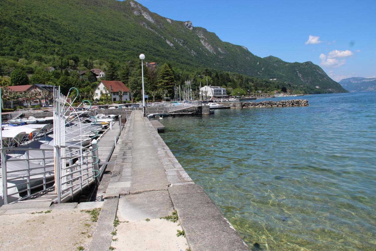 Pieds Dans L'Eau Au Lac Du Bourget Ле-Бурже-дю-Лак Екстер'єр фото