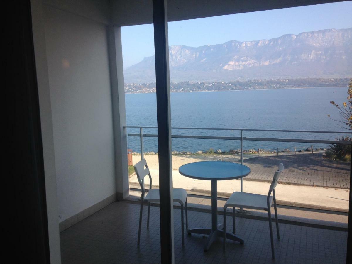 Pieds Dans L'Eau Au Lac Du Bourget Ле-Бурже-дю-Лак Екстер'єр фото